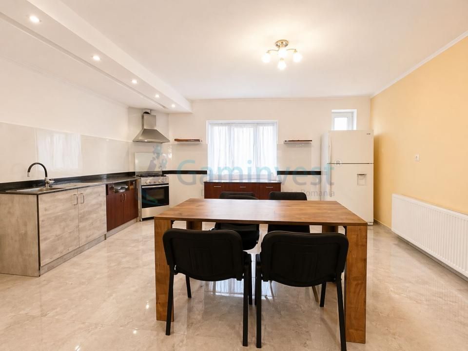 Casă cu 6 camere de vânzare în Central, Paleu – fotografia 4 din 11