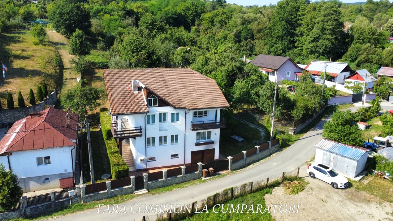 Casă cu 6 camere de vânzare în Central, Pausesti-Maglasi – fotografia 1 din 28