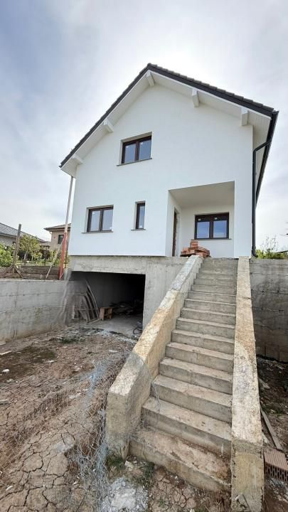 Casă cu 4 camere de vânzare în Jucu de Sus – fotografia 4 din 14