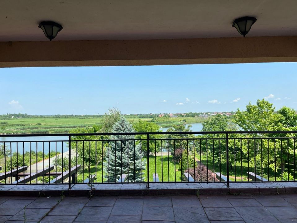 Casă cu 13 camere de vânzare în Exterior Est, Crevedia – fotografia 44 din 54
