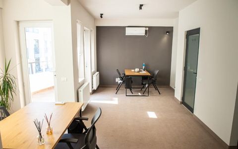 Spațiu de birouri cu 1 cameră de închiriat în Casa de Cultura, Constanța