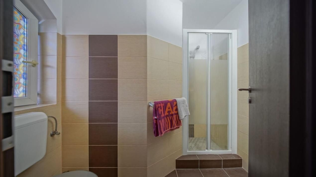 Casă cu 6 camere de vânzare în Sud, Brașov – fotografia 7 din 18
