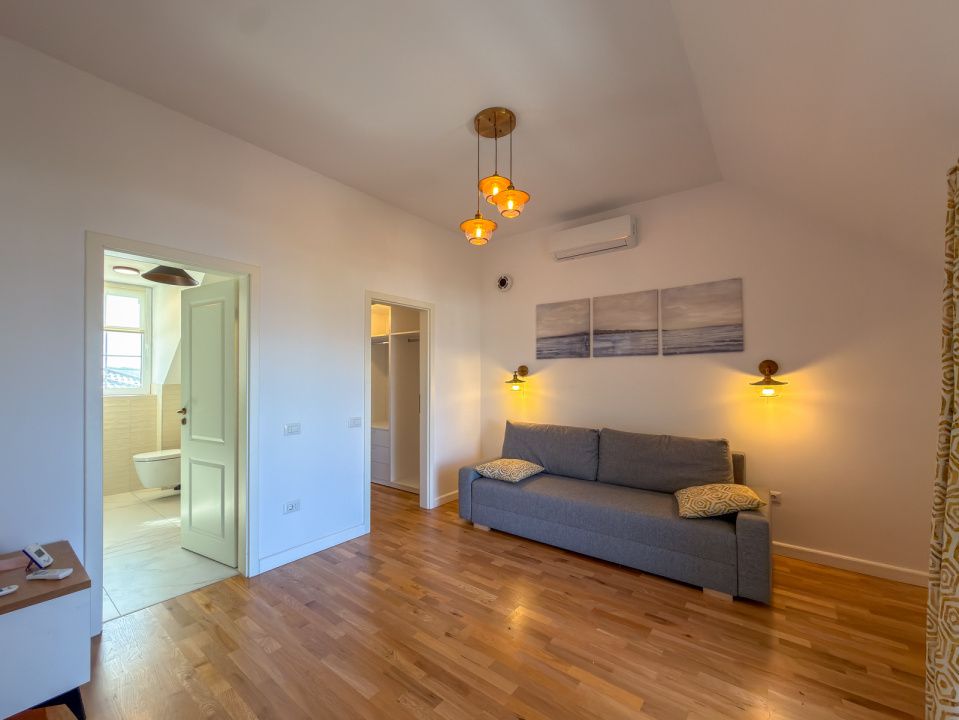 Casă cu 4 camere de vânzare în Central, Otopeni – fotografia 12 din 22