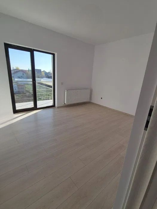 Casă cu 5 camere de vânzare în Otopeni – fotografia 3 din 22