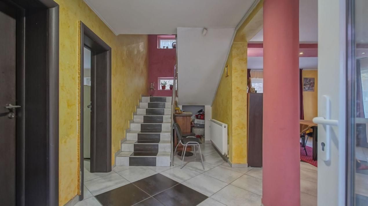Casă cu 6 camere de vânzare în Sud, Brașov – fotografia 8 din 18