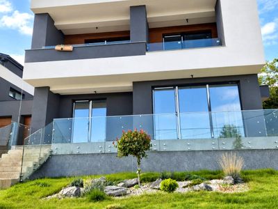 Casă cu 5 camere de vânzare în Est, Feleacu – fotografia 2 din 7