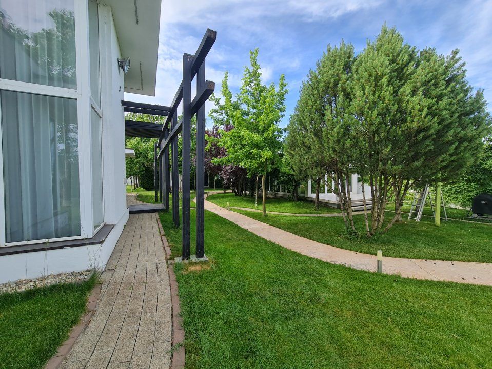 Casă cu 15 camere de vânzare în Mogoșoaia – fotografia 17 din 48