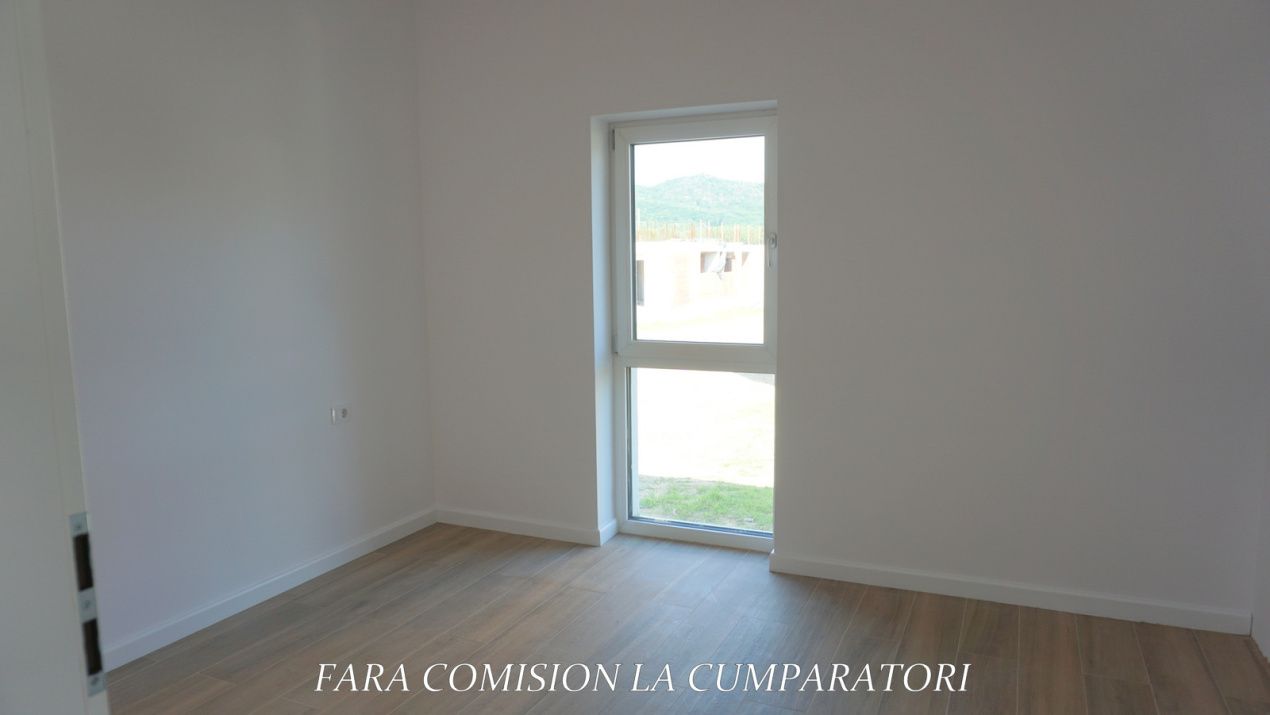 Casă cu 4 camere de vânzare în Central, Bujoreni – fotografia 7 din 26