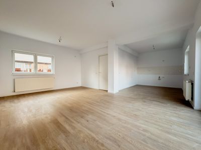 Casă cu 4 camere de vânzare în Nord-Vest, Sabareni – fotografia 5 din 22