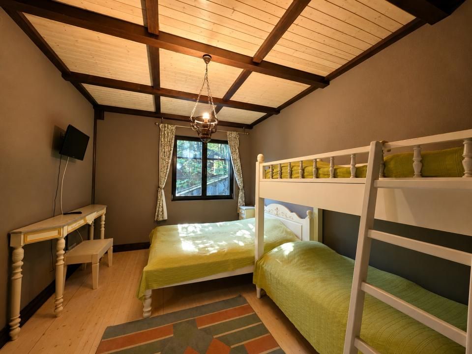 Casă cu 6 camere de vânzare în Nistoresti – fotografia 18 din 25