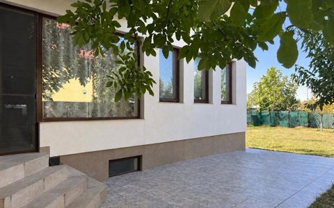 Casă cu 5 camere de închiriat în Aviației, București