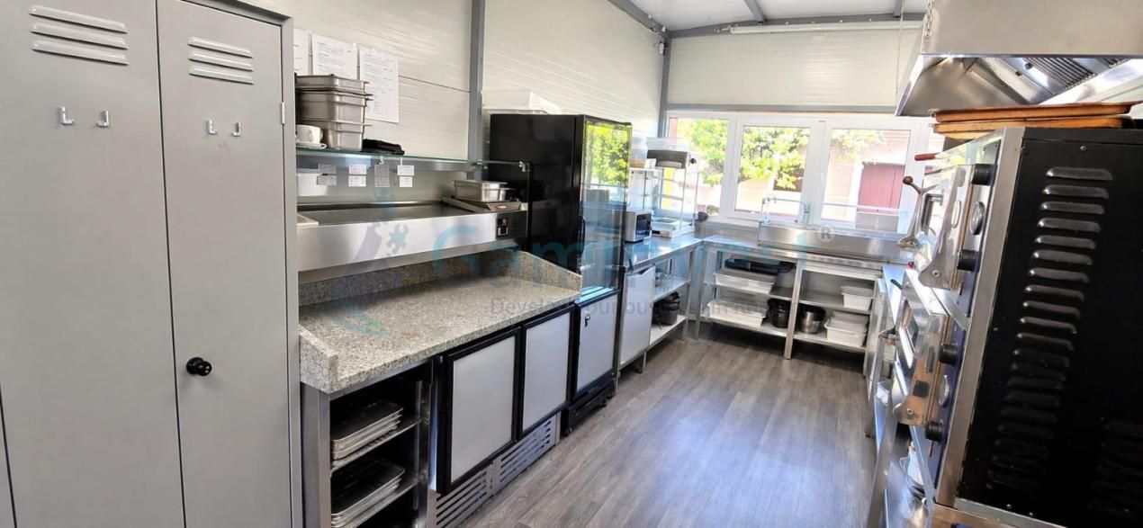 Proprietate cu 10 camere de vânzare în Central, Remetea – fotografia 11 din 24