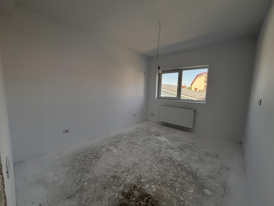 Casă cu 3 camere de vânzare în Sud, Berceni – fotografia 3 din 12
