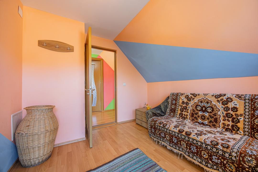Casă cu 4 camere de vânzare în Central, Magura – fotografia 39 din 40