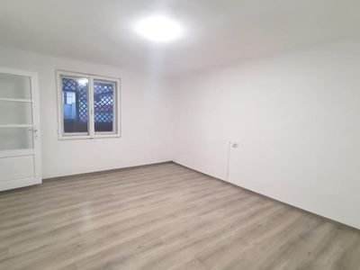 Casă cu 4 camere de vânzare în Ferentari, București – fotografia 3 din 12