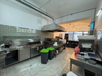 Spațiu comercial cu 2 camere de închiriat în Piata Unirii, Iași – fotografia 4 din 11