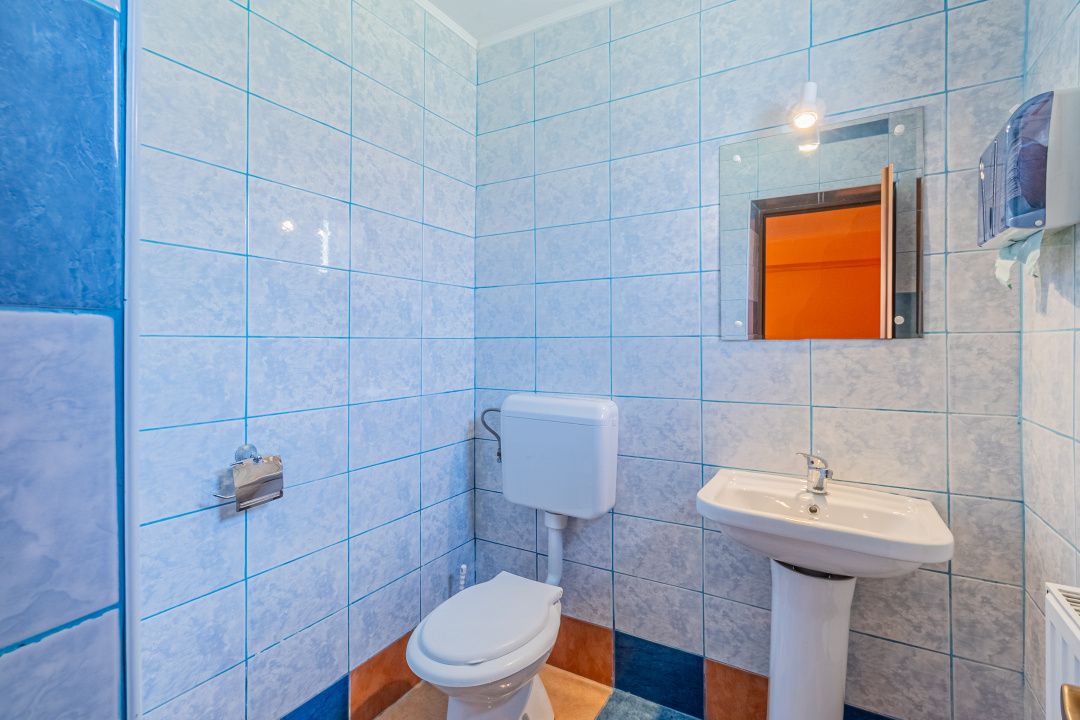 Casă cu 10 camere de vânzare în Râșnov – fotografia 28 din 35