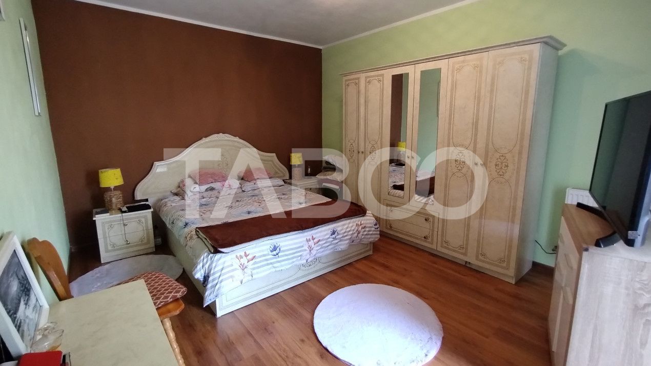 Casă cu 10 camere de vânzare în Rausor – fotografia 14 din 24