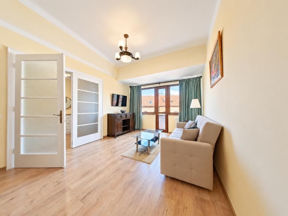 Apartament cu 3 camere de închiriat în Centrul Istoric, Brașov – fotografia 4 din 14