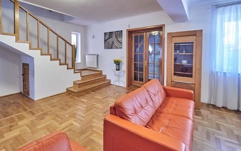 Casă cu 6 camere de închiriat în Bucureștii Noi, București