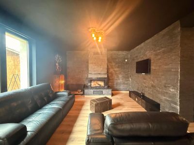 Casă cu 4 camere de vânzare în Central, Satu Nou – fotografia 2 din 24