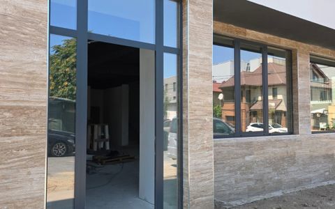 Spațiu comercial cu 4 camere de închiriat în Faleza Nord, Constanța