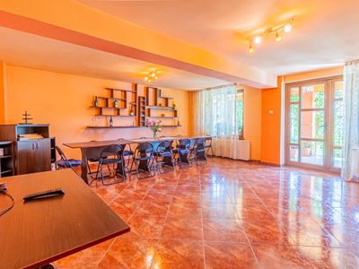 Casă cu 10 camere de vânzare în Râșnov – fotografia 3 din 35