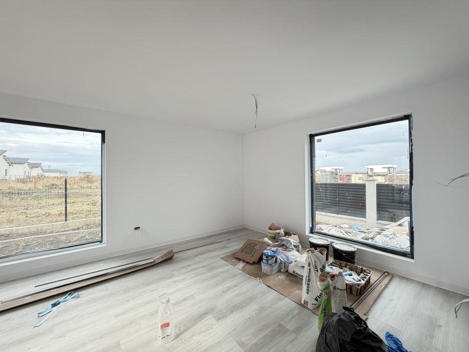 Casă cu 4 camere de vânzare în Sânpetru – fotografia 24 din 33