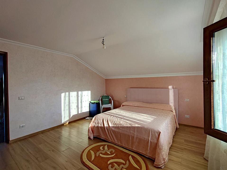 Casă cu 5 camere de vânzare în Valu lui Traian – fotografia 14 din 29
