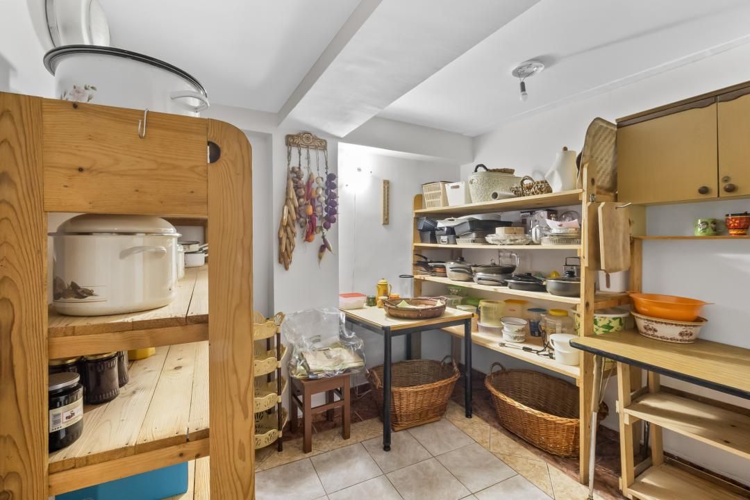Casă cu 8 camere de vânzare în Zamora, Bușteni – fotografia 6 din 20