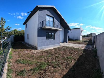 Casă cu 3 camere de vânzare în Semicentral, Giurgiu – fotografia 2 din 19