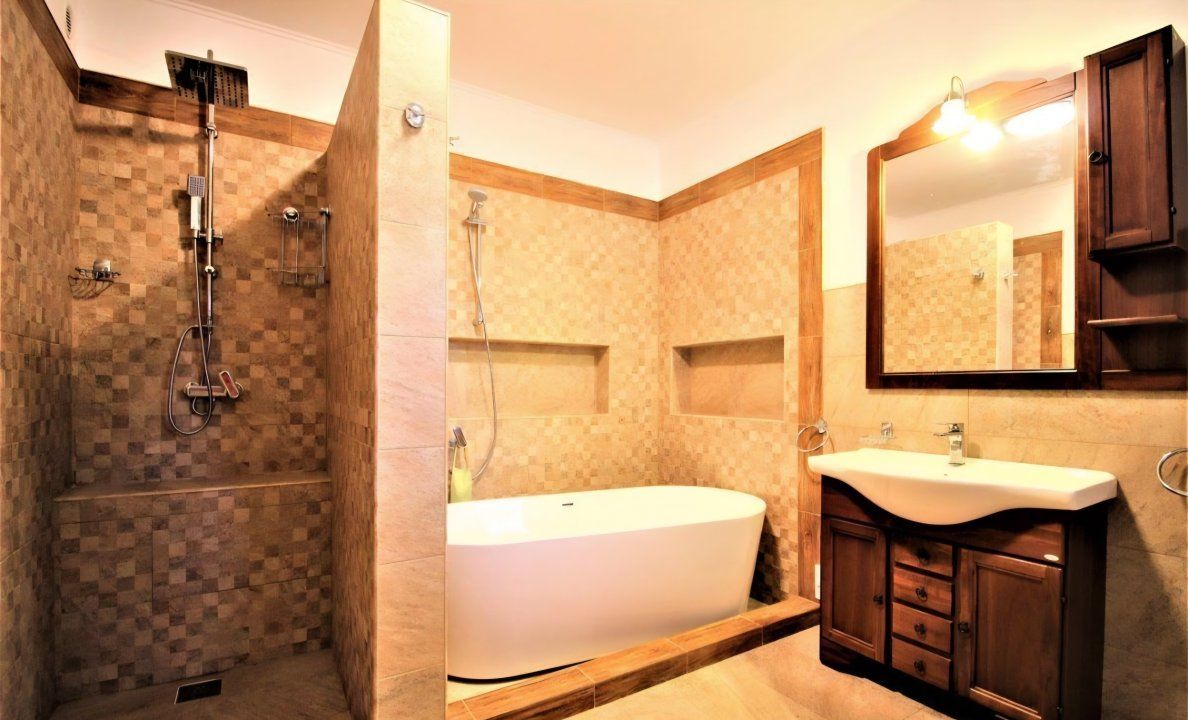 Casă cu 10 camere de vânzare în Mogoșoaia – fotografia 36 din 38