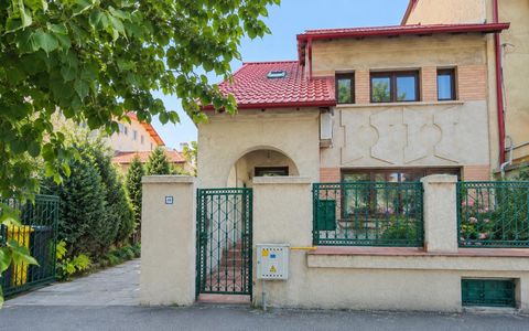 Casă cu 9 camere de vânzare în Ultracentral, București