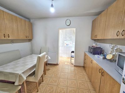 Apartament cu 3 camere de vânzare în Nufarul, Oradea – fotografia 3 din 16