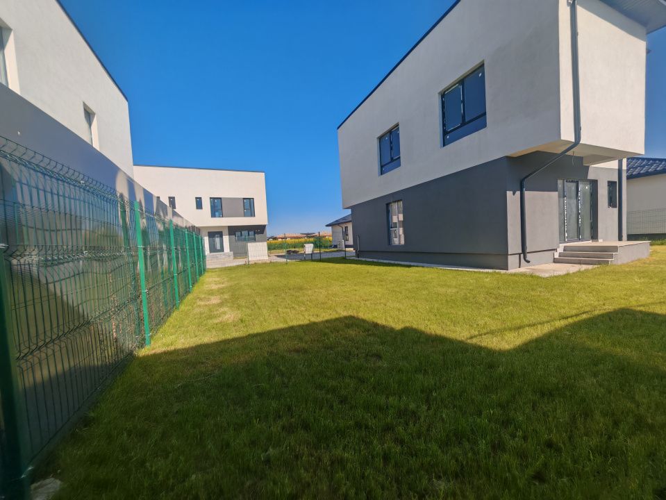 Casă cu 4 camere de vânzare în Central, Tunari – fotografia 16 din 17
