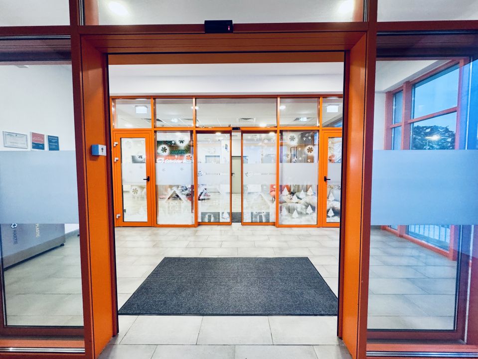 Spațiu de birouri cu 12 camere de închiriat în Popești-Leordeni – fotografia 2 din 23