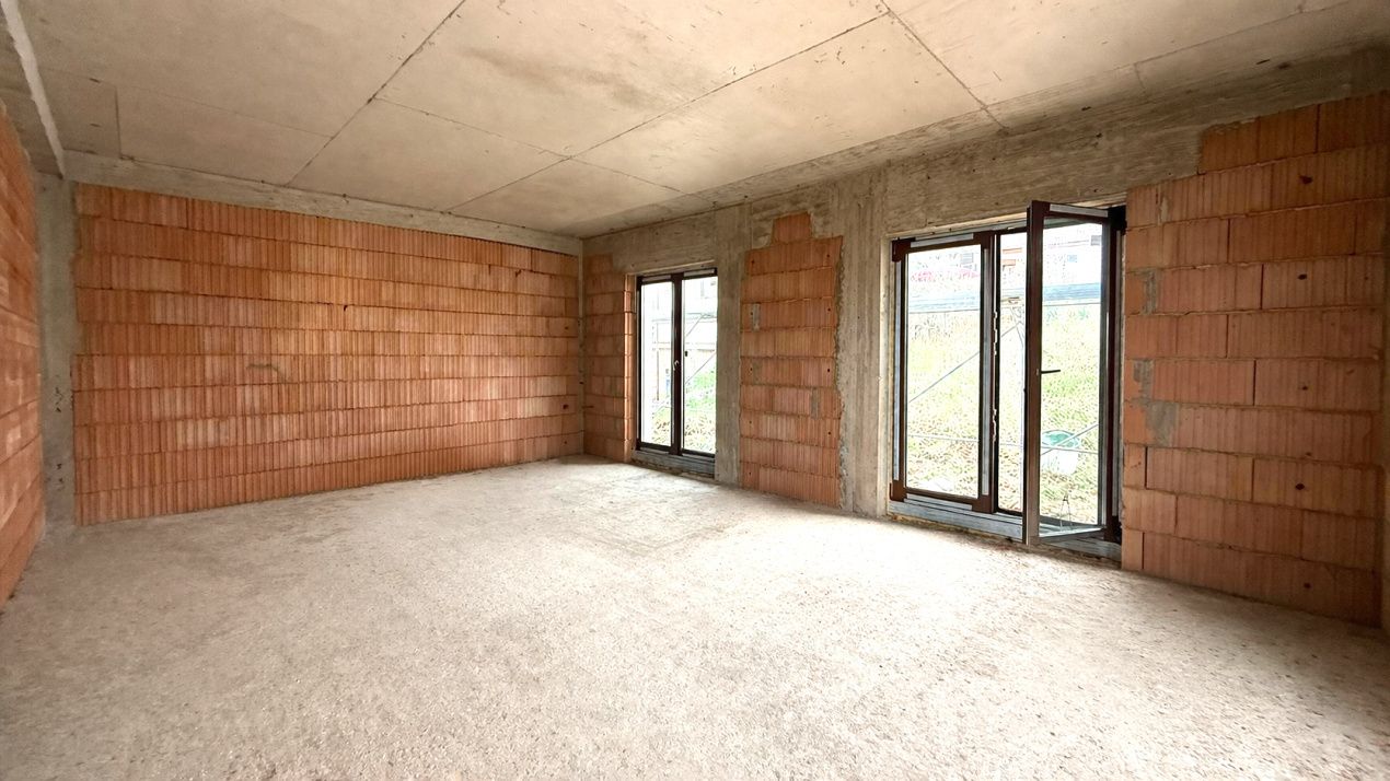 Casă cu 4 camere de vânzare în Jucu de Sus – fotografia 9 din 14