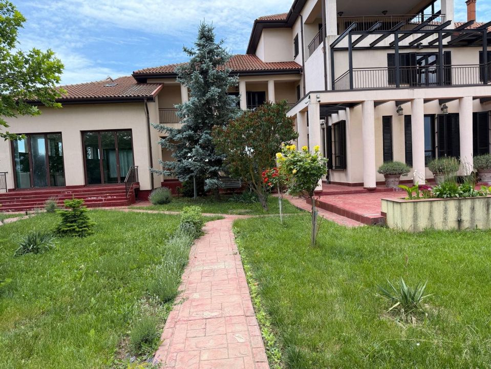 Casă cu 13 camere de vânzare în Exterior Est, Crevedia – fotografia 19 din 54