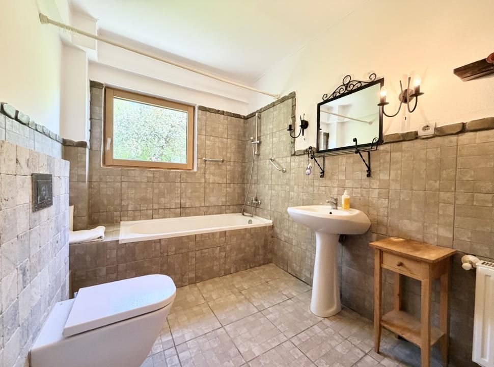 Casă cu 6 camere de vânzare în Nord-Est, Livadea – fotografia 30 din 39