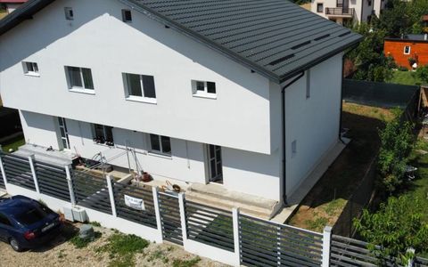 Casă cu 3 camere de vânzare în Sud, Berceni