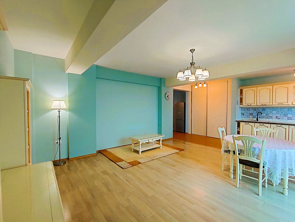 Apartament cu 3 camere de vânzare în Central, Mamaia-Sat – fotografia 4 din 27