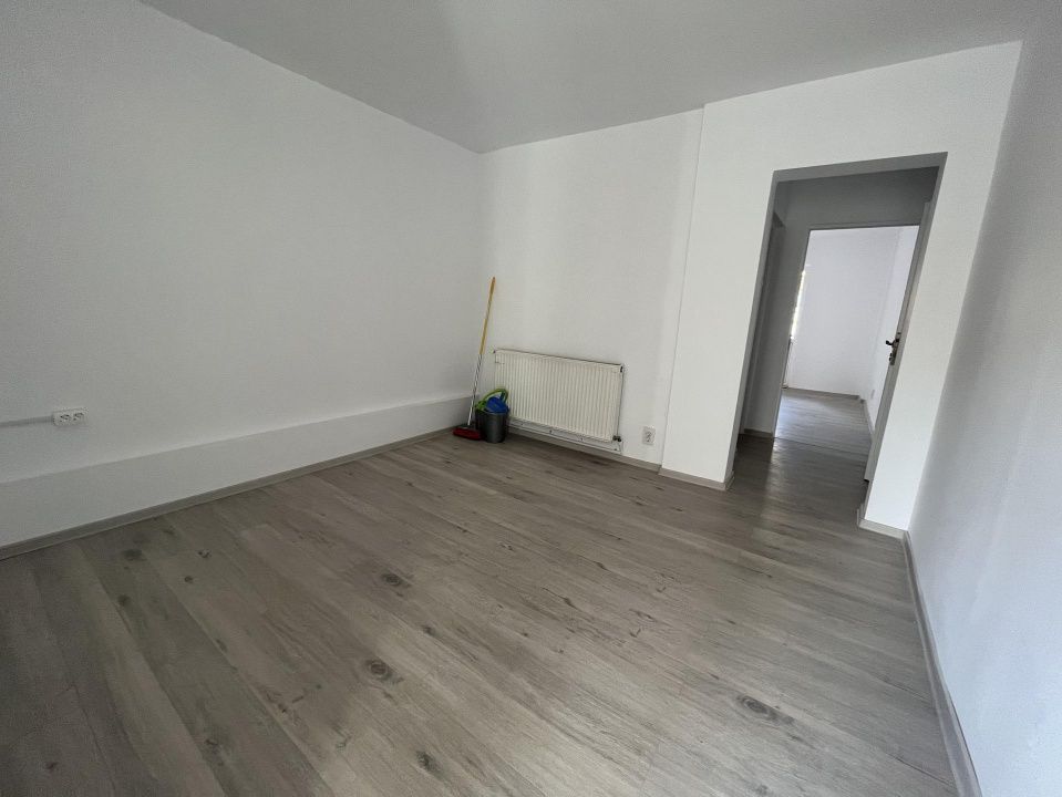 Spațiu comercial cu 2 camere de închiriat în Cetate, Alba Iulia – fotografia 32 din 37