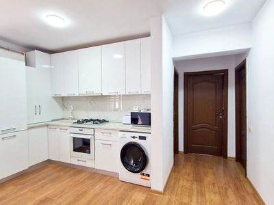 Apartament cu 3 camere de vânzare în Mamaia-Sat – fotografia 3 din 34