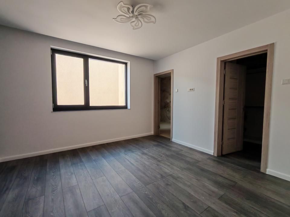 Casă cu 6 camere de vânzare în Voluntari – fotografia 33 din 35