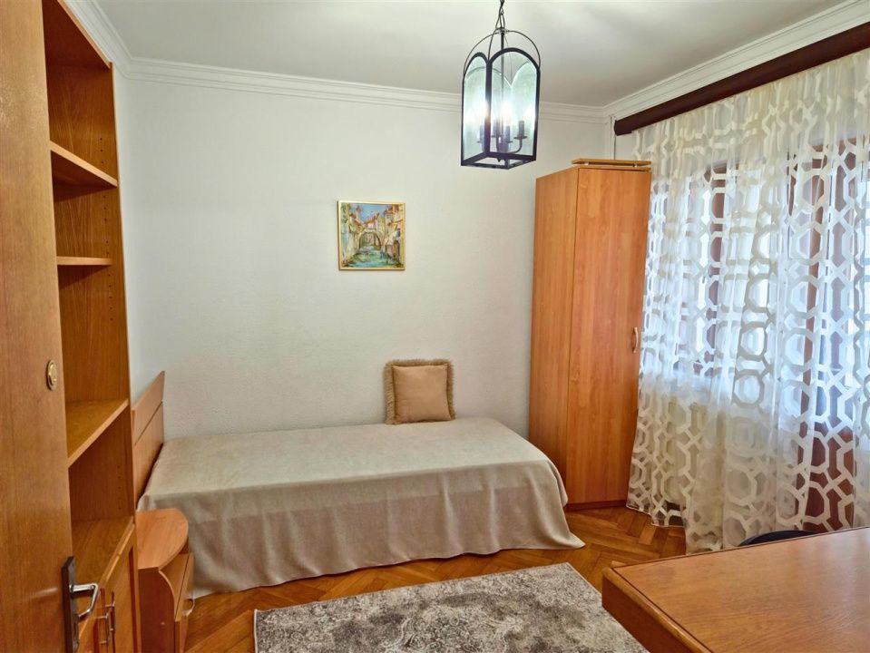 Apartament cu 3 camere de închiriat în Central, Râmnicu Vâlcea – fotografia 12 din 15