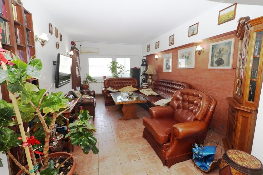 Apartament cu 4 camere de vânzare în Victoriei, București – fotografia 7 din 19