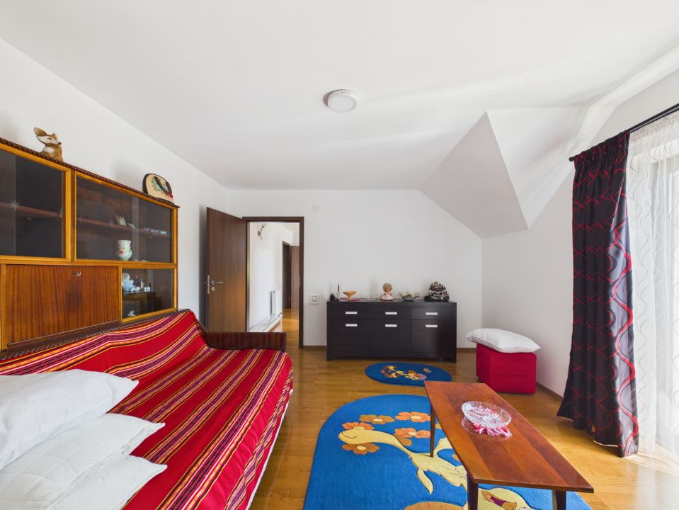 Hotel / pensiune cu 10 camere de vânzare în Tohanu Nou – fotografia 32 din 46