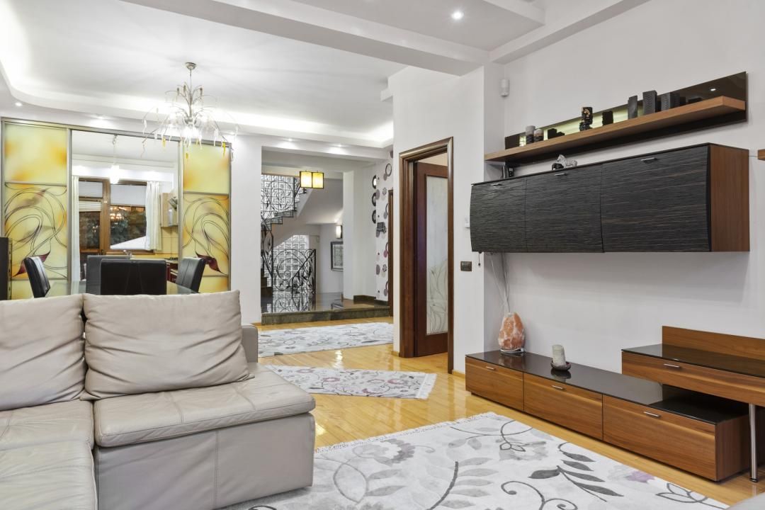 Casă cu 8 camere de vânzare în Vatra Luminoasa, București – fotografia 36 din 38