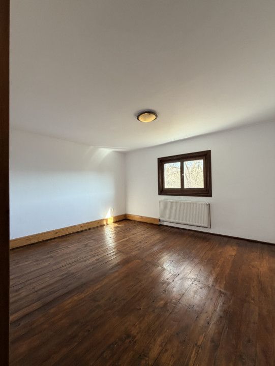 Casă cu 6 camere de vânzare în Nord-Est, Livadea – fotografia 26 din 39