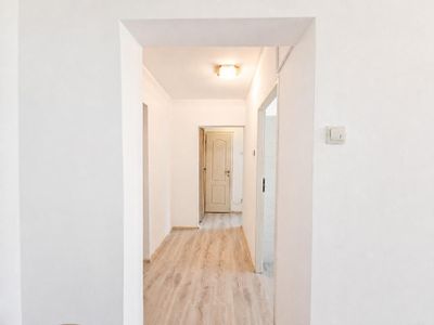Apartament cu 3 camere de vânzare în Drumul Taberei, București – fotografia 3 din 10
